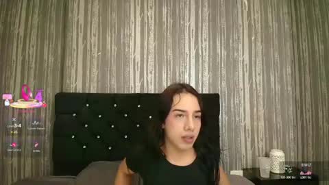 Snapshot of alicee_moonn chatting on 06.23.26 alicee_moonn online show from 06.23.26