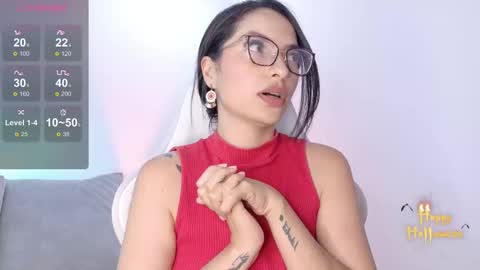 Snapshot of alicefischers chatting on 10.29.25 Alice online show from 10.29.25