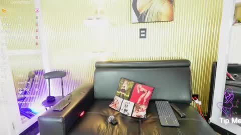 Snapshot of aliceglamour chatting on 05.28.26 Allice online show from 05.28.26