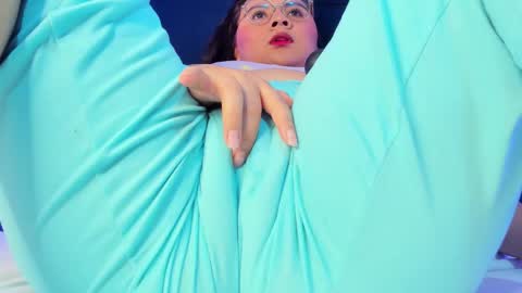 Snapshot of alicehott_05 chatting on 02.27.26 alicehott_05 online show from 02.27.26