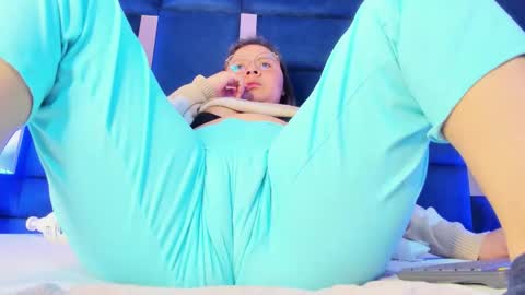 Snapshot of alicehott_05 chatting on 03.01.26 alicehott_05 online show from 03.01.26