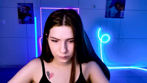 Snapshot of aliceinredsquare_ chatting on 10.02.25 Alice online show from 10.02.25