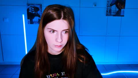 Snapshot of aliceinredsquare_ chatting on 10.17.25 Alice online show from 10.17.25