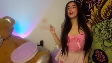 Snapshot of alicekingdom chatting on 11.23.25 Alicekingdom online show from 11.23.25