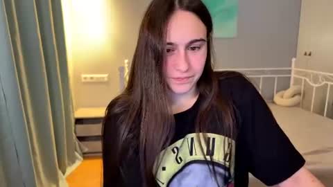 Snapshot of alicekollt chatting on 06.18.26 alicekollt online show from 06.18.26