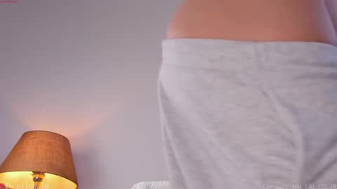 Snapshot of alicelu_ chatting on 02.24.25 Elle online show from 02.24.25