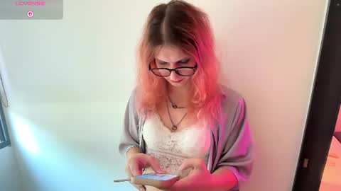 Snapshot of alicepinkhead chatting on 07.21.26 AlicePinkhead online show from 07.21.26