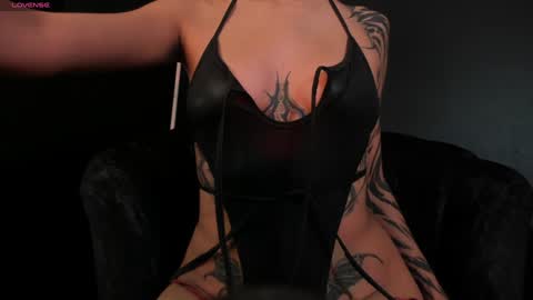Snapshot of alicepoixxxon chatting on 01.28.25 ALICE  online show from 01.28.25