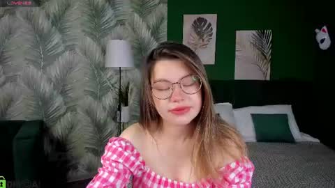 Snapshot of aliceruby1 chatting on 06.30.26 Alice online show from 06.30.26