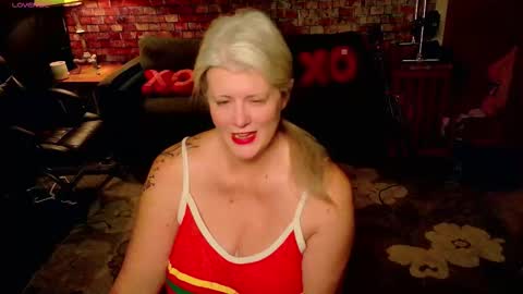 Snapshot of alicescuriosity chatting on 02.05.26 Alices Curiosity online show from 02.05.26