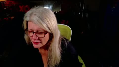 Snapshot of alicescuriosity chatting on 04.13.26 Alices Curiosity online show from 04.13.26