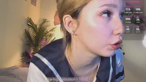 Snapshot of alicesis chatting on 01.07.25 Alice online show from 01.07.25