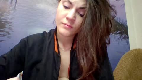 Snapshot of alicetailorrr chatting on 04.28.26 AliceTailorrr online show from 04.28.26