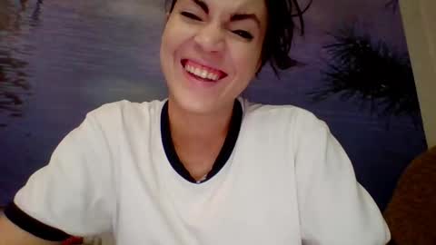 Snapshot of alicetailorrr chatting on 05.25.26 AliceTailorrr online show from 05.25.26
