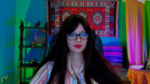 Snapshot of alicewelch_ chatting on 10.12.25 alicewelch_ online show from 10.12.25