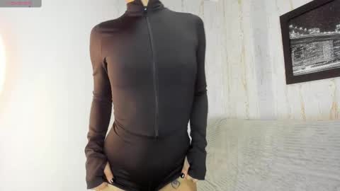 Snapshot of alicia_carr chatting on 01.24.25 Alicia online show from 01.24.25