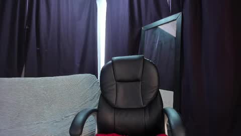 Snapshot of alicia_carr chatting on 01.29.25 Alicia online show from 01.29.25