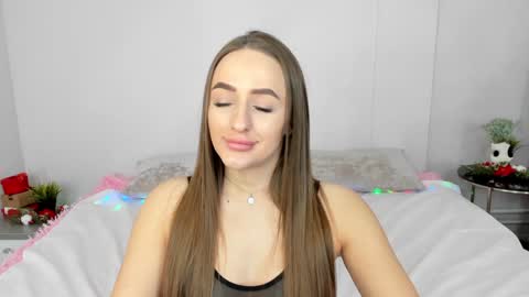 Snapshot of alicia_edwards chatting on 01.13.25 Mia online show from 01.13.25