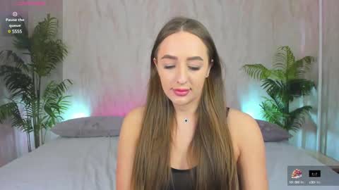 Snapshot of alicia_edwards chatting on 01.24.25 Mia online show from 01.24.25