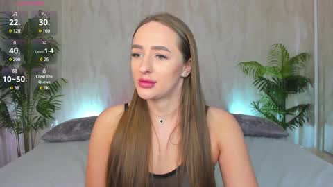 Snapshot of alicia_edwards chatting on 02.06.25 Mia online show from 02.06.25