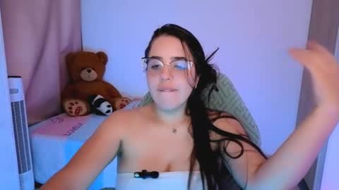 Snapshot of alicia_hotxx chatting on 03.25.26 alison online show from 03.25.26