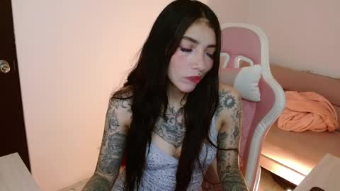 Snapshot of alicia_key_ chatting on 05.29.26 ALICIA online show from 05.29.26