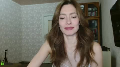 Snapshot of alicia_savory chatting on 10.08.25 Alicia online show from 10.08.25