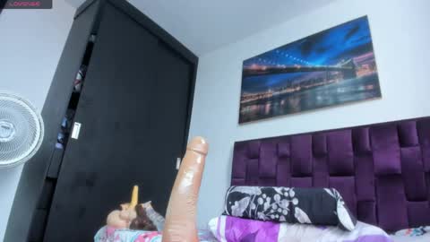 Snapshot of alicia_whittee chatting on 05.11.26 alicia_whittee online show from 05.11.26