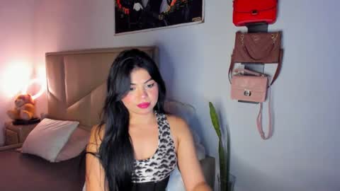 Snapshot of aliciabiden chatting on 09.23.25 aliciabiden online show from 09.23.25