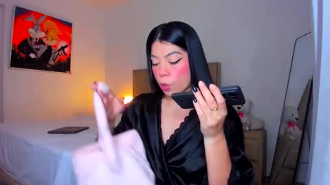 Snapshot of aliciabiden chatting on 04.22.26 aliciabiden online show from 04.22.26