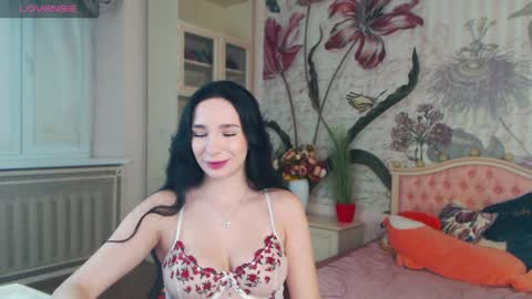 Snapshot of aliciabow chatting on 12.17.24 Veronica online show from 12.17.24