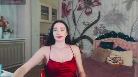 Snapshot of aliciabow chatting on 12.28.24 Veronica online show from 12.28.24