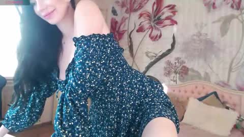 Snapshot of aliciabow chatting on 09.25.25 Veronica online show from 09.25.25