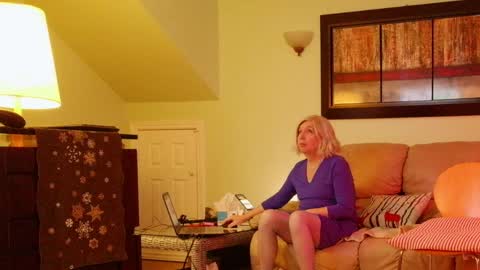 Snapshot of aliciadehart181 chatting on 04.07.26 Alicia deHart Help me reach 1000 Followers. Its FREE online show from 04.07.26