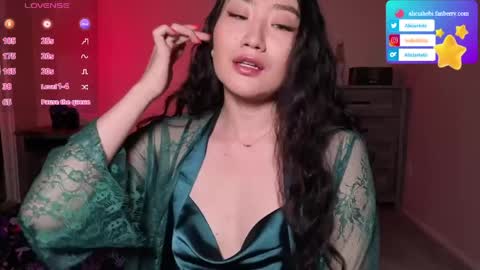 Alicia Hebi online show from 04.25.26