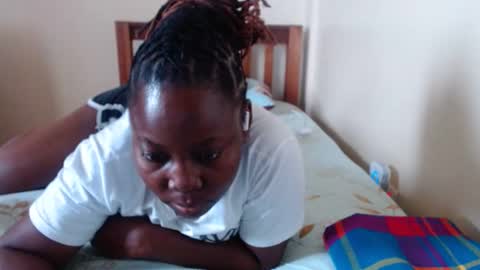 Snapshot of alicialust1 chatting on 02.18.25 alicialust1 online show from 02.18.25