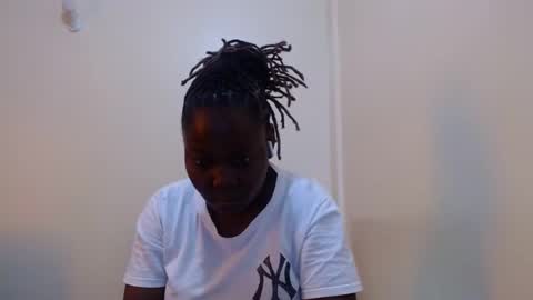 Snapshot of alicialust1 chatting on 02.18.25 alicialust1 online show from 02.18.25