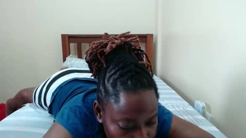 Snapshot of alicialust1 chatting on 03.12.25 alicialust1 online show from 03.12.25