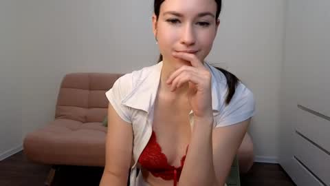 Snapshot of alicianoveli chatting on 12.11.24 alicianoveli online show from 12.11.24