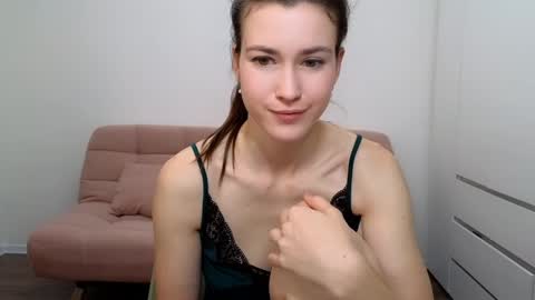Snapshot of alicianoveli chatting on 12.14.24 alicianoveli online show from 12.14.24