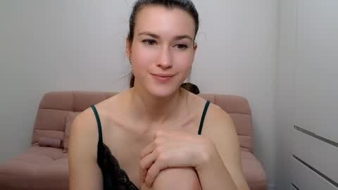 Snapshot of alicianoveli chatting on 12.14.24 alicianoveli online show from 12.14.24