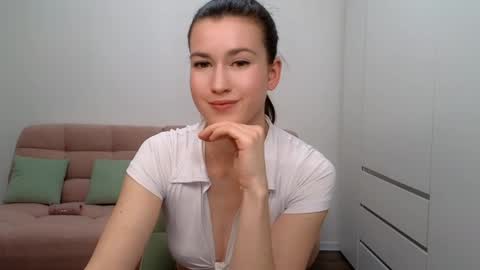 Snapshot of alicianoveli chatting on 01.13.25 alicianoveli online show from 01.13.25