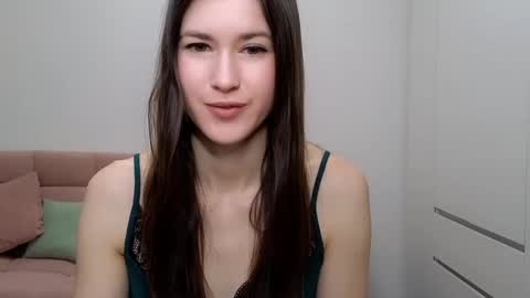 Snapshot of alicianoveli chatting on 02.12.25 alicianoveli online show from 02.12.25