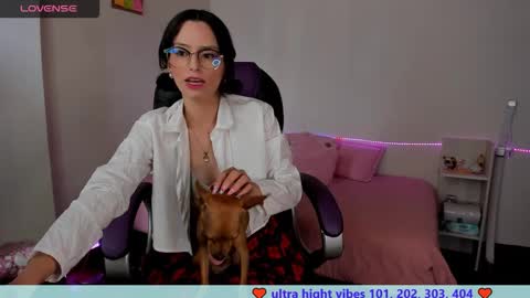 Aiko  Independent Model  online show from 12.13.24