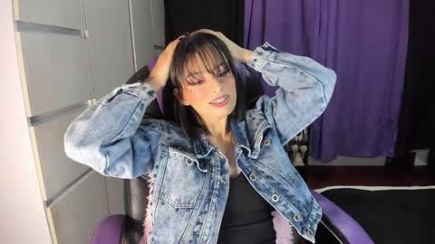 Aiko  Independent Model  online show from 02.19.25