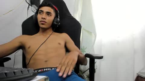 Snapshot of alienbigcock_01 chatting on 06.25.26 My name is Andrs and Im 18 years old. online show from 06.25.26