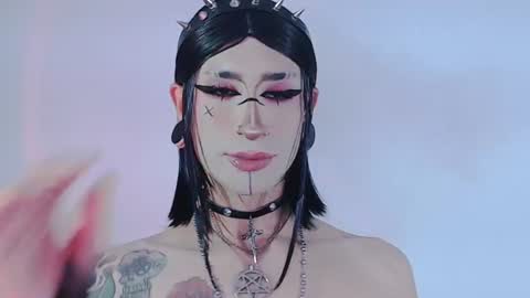 Snapshot of alienexxx chatting on 06.13.26 online show from 06.13.26