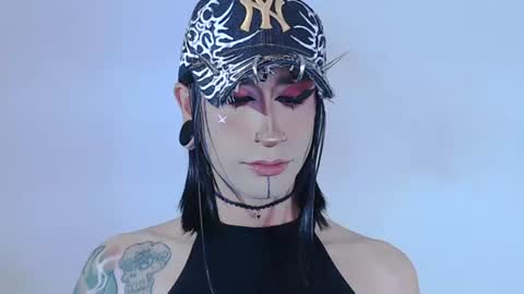 Snapshot of alienexxx chatting on 06.19.26 online show from 06.19.26