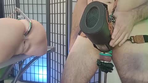 Snapshot of alienprobes914 chatting on 11.21.25 Doll Destroyer online show from 11.21.25