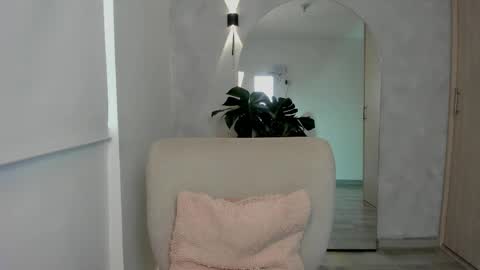 Snapshot of aliessiarose1 chatting on 04.25.26 Ali online show from 04.25.26